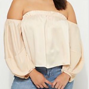 *Make Offer* 💛Rue21 Cream Crop top💛